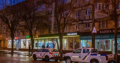 В Днепре неизвестные взорвали отделение "Ощадбанка", полиция ищет виновных (фото)