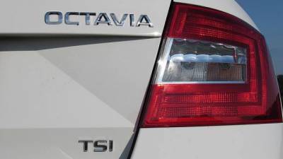 Skoda Octavia - Skoda отзывает в России около 700 автомобилей - delovoe.tv - Россия