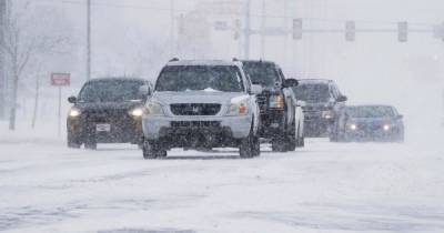 В Китае мощный снегопад: на дороге столкнулись 30 автомобилей