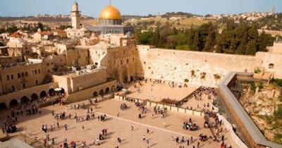 В Иерусалиме со стены плача забрали записки верующих с обращениями к всевышнему