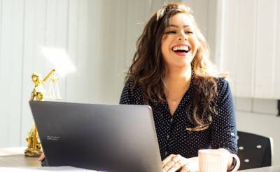 Как чувствовать себя счастливее на работе: 10 простых советов