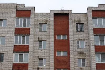 Объявлен аукцион на охрану дома с трещинами на улице Ломоносова