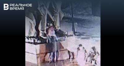 Полиция ищет участников сожжения заинского памятника в школах города