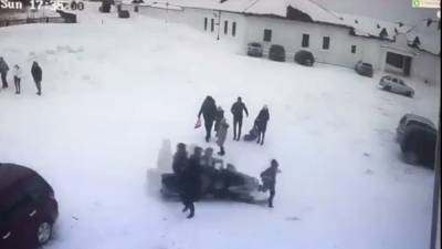 Снегоход на полном ходу сбил ребёнка: Подробности инцидента