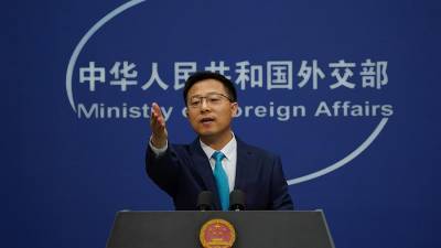 Глава МИД КНР осудил новые санкции США из-за Гонконга