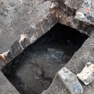 В Запорожье во время строительства жилого комплекса нашли подземный тоннель. Фото