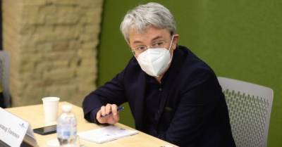 &quot;Цель — расчистить фармрынок&quot;: Ткаченко заподозрил Россию в атаке на вакцину AstraZeneca