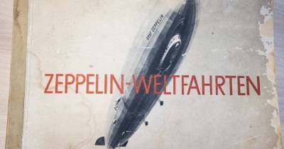 На чердаке дома в Калининграде нашли альбом 1933 года с коллекционными фото дирижабля "Граф Цеппелин"