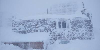Погода в Карпатах сегодня – на горе поп Иван бушует метель, насыпало много снега и ударил мороз – фото, видео - ТЕЛЕГРАФ