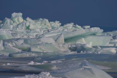 Фото: на Финском заливе в Ломоносовском районе «выросли» ледяные горы