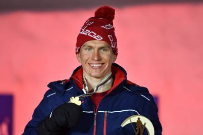 "Золотое" выступление Большунова в скиатлоне признали лучшим моментом чемпионата мира