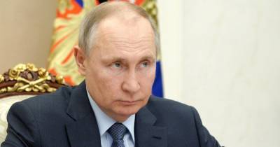 Путин потребовал активнее анализировать зарплаты и траты чиновников