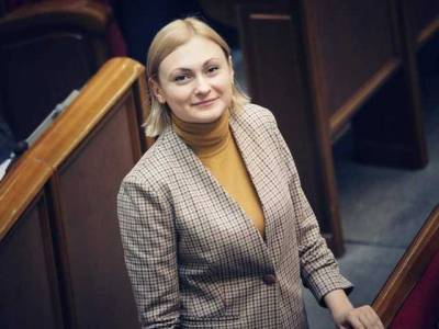 «Слуга народу» Кравчук пояснила, чому її колеги ходили на «канали Медведчука»