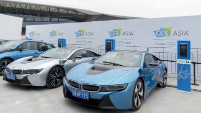 BMW к 2030 году переведет на электротягу половину новых машин