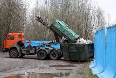 В Ленобласти будут следить за мусоровозами при помощи спутника