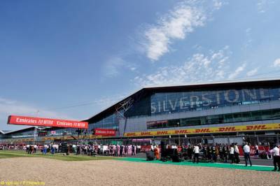 Формула 1 компенсирует затраты на спринтерские гонки