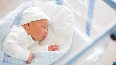Вирусолог: Антитела к COVID-19 у новорожденных сохраняются в течение трех месяцев