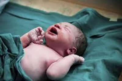 У привитой от коронавируса матери родился младенец с антителами