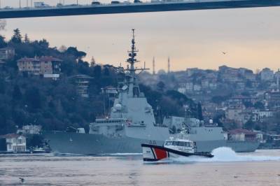 В Черное море зашел фрегат НАТО: за ним следом шел российский ракетный корабль