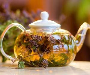 Отвары трав и травяные чаи расслабляют лучше алкоголя
