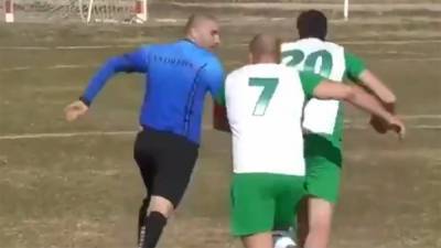 Арбитр в Болгарии убегал от разъяренных футболистов, которые решили его избить: видео