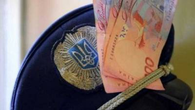 На Одещині спіймали “на гарячому” двох поліцейських, які вимагали хабар 10 тисяч