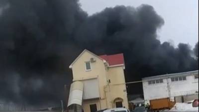 В Самаре произошел крупный пожар в производственном здании