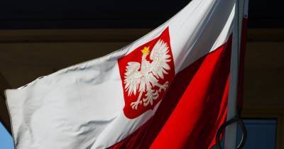 Польша снова вводит полный локдаун из-за коронавируса