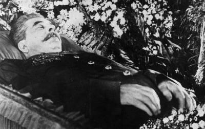 Зачем нужны были профессиональные плакальщицы на похоронах Сталина