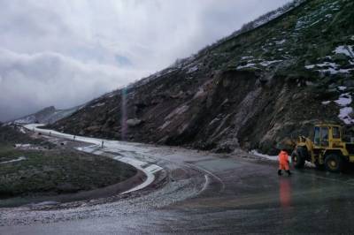 Буйнакский перевал в Дагестане расчистят от оползня к 21 марта