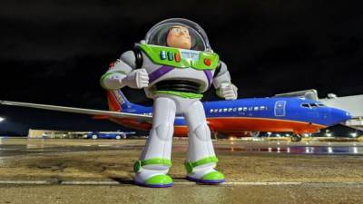 Авиакомпания вернула 2-летнему мальчику потерянную игрушку: история, что возвращает веру в добро