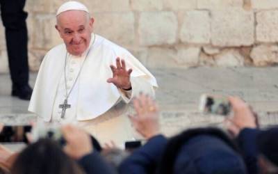 Папа Франциск отказался благословлять голубых, а вот Байден оказался к ним благосклонен