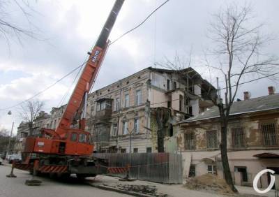 В Одессе собираются восстанавливать частично «грохнувший» дом на Нежинской