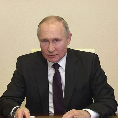 Путин поручил Генпрокуратуре отслеживать состояние рынка труда и выплату зарплат