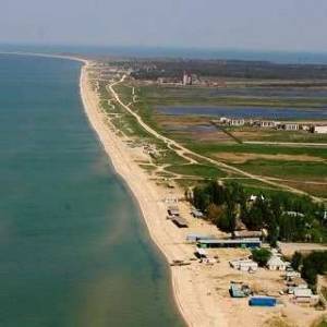 В Запорожской области пытаются вернуть в коммунальную собственность участок на побережье Азовского моря