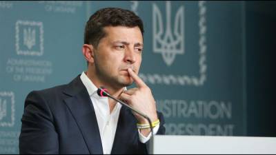 Подыгрывает электорату, – политолог рассказал, что означают решительные шаги Зеленского