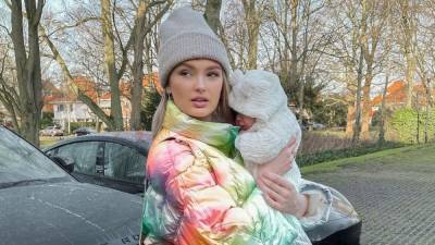 Ангел Victoria's Secret Роми Стрейд впервые показала лицо дочери: милые фото и видео