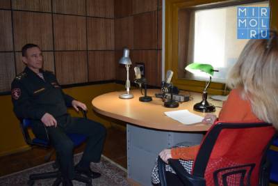 Офицер Росгвардии стал гостем радиостанции Дагестана