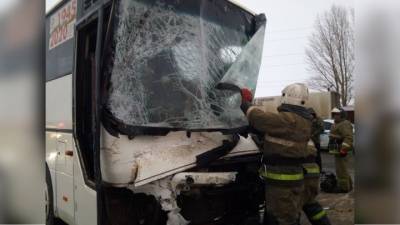 Под Рязанью рейсовый автобус столкнулся с фурой, есть пострадавшие
