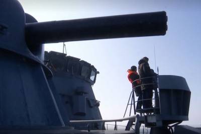 Малый десантный корабль «Мордовия» выполнил артиллерийские стрельбы