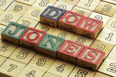 Dow Jones впервые закрылся выше 33 000