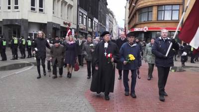 По улицам Риги вновь прошли маршем поклонники нацистов