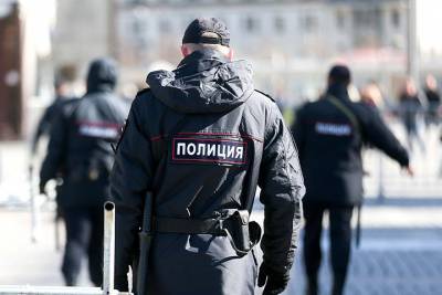 Вооруженный мужчина собрался ограбить аптеку на западе Москвы, но передумал