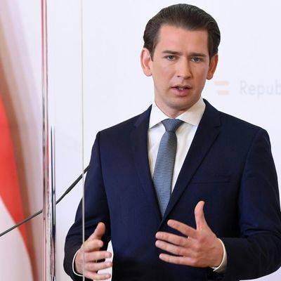 Канцлер Австрии призвал к скорейшей регистрации "Спутника V" в ЕС