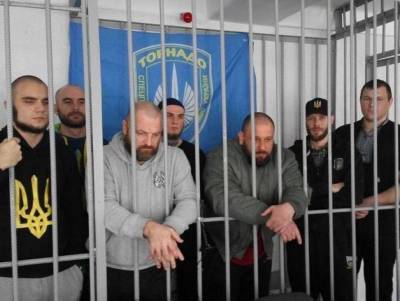 Киевский суд освободил из-под стражи двух экс-бойцов батальона «Торнадо»