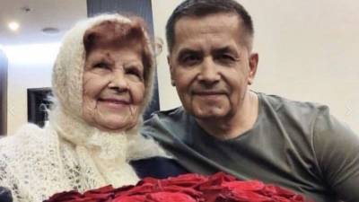 Николай Расторгуев показал фото с 91-летней мамой в ее день рождения