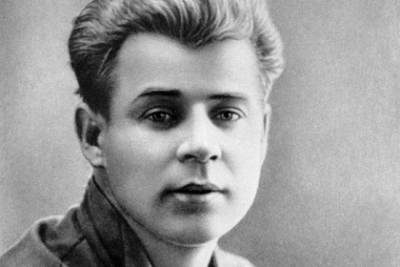 Назван самый популярный поэт у россиян
