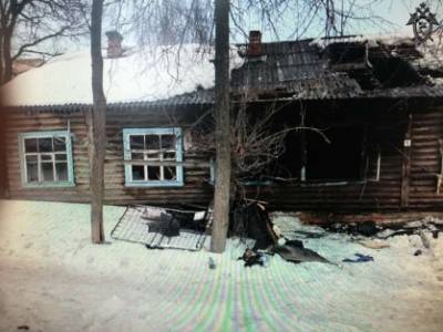 Два человека погибли на пожаре в Володарском районе