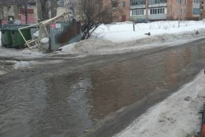 Рязанка пожаловалась на затопленную улицу Новаторов