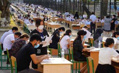 В Узбекистане рассматривают два варианта проведения вступительных экзаменов в вузы